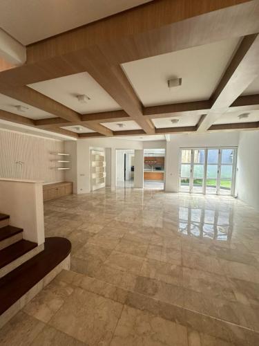 Very Nice and Spacious House Located in Pondok Indah Prime Area